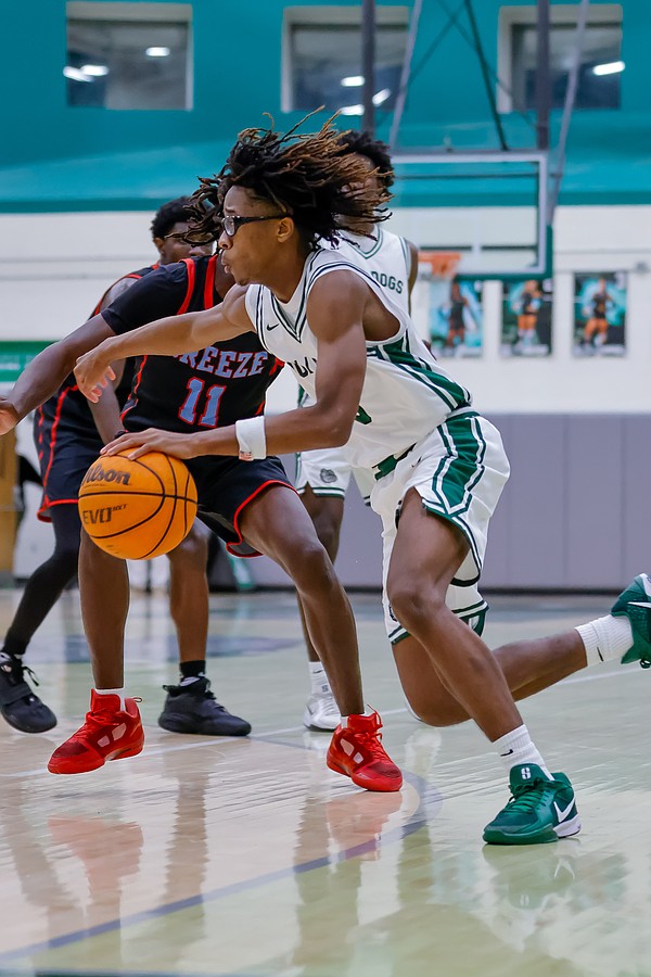 Bulldogs Edge Colonial 48-45