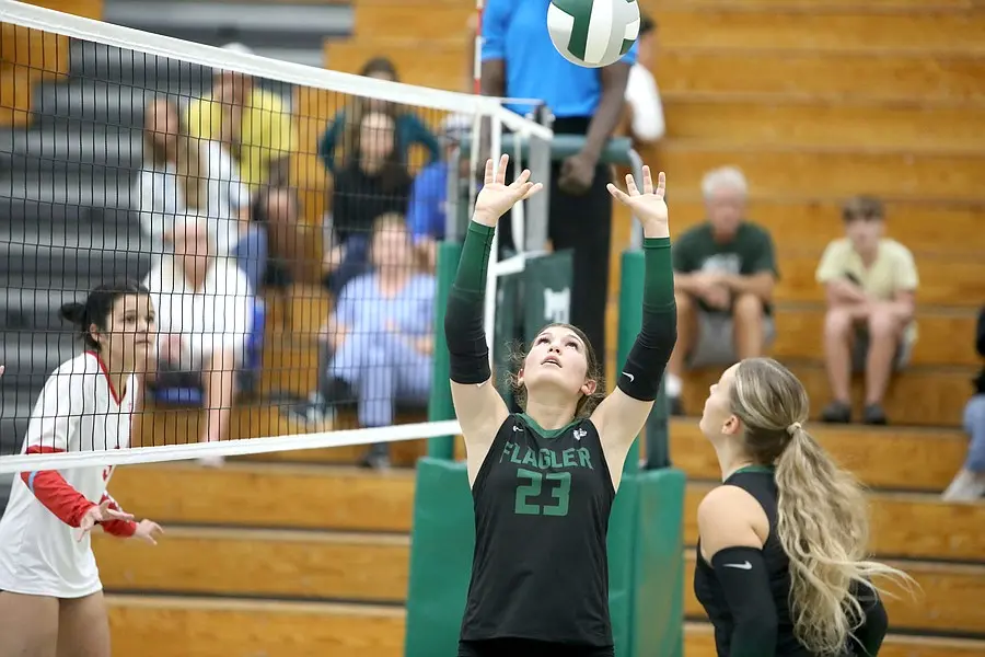 Girls Volleyball Moves to 6-1 With Road Victory