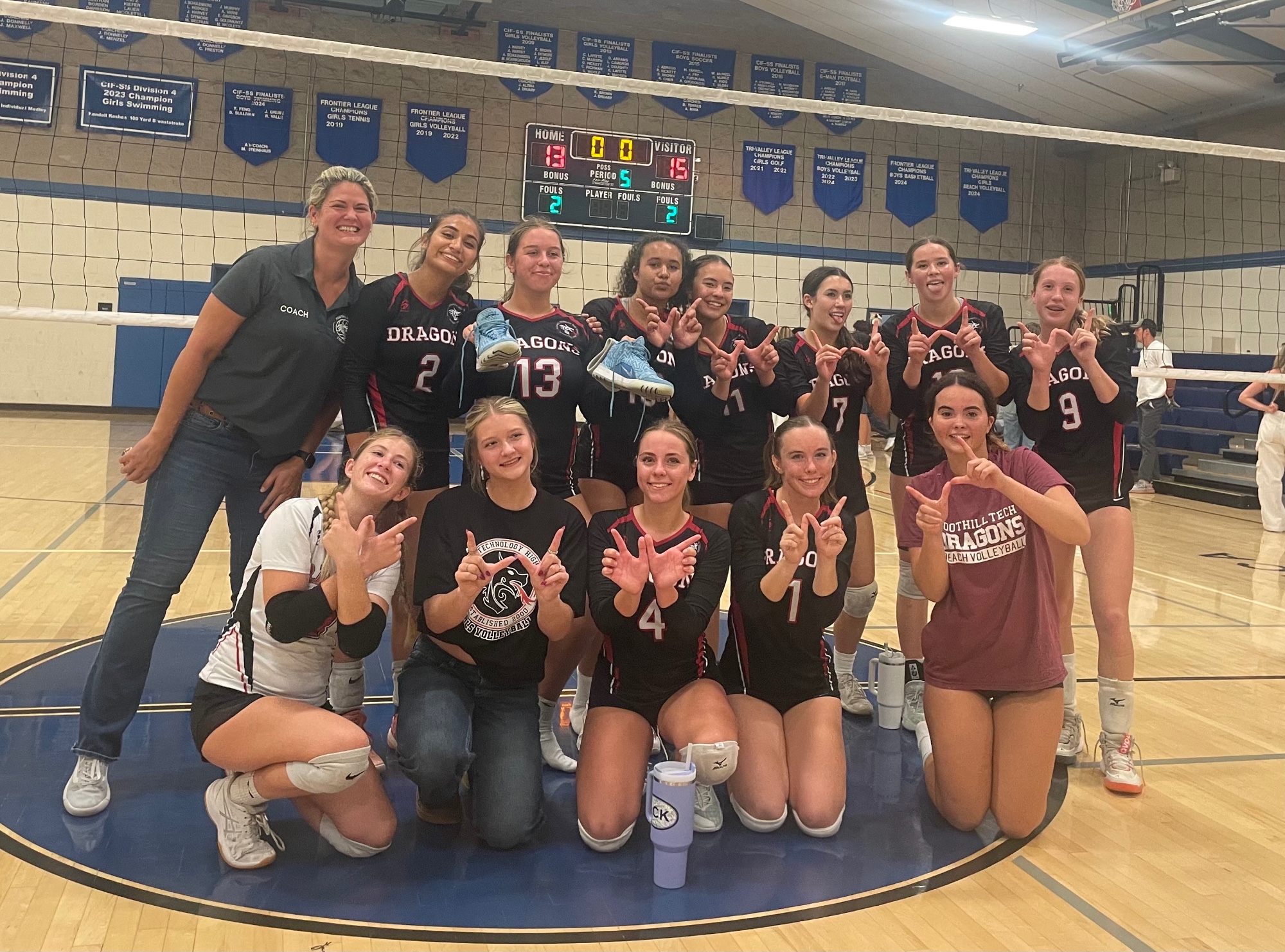 Girls Volleyball Rallies to Big Win Over Laguna Blanca