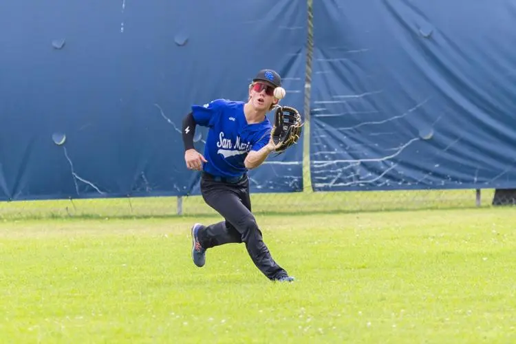 San Marino Cruises Past South Pasadena in League Showdown